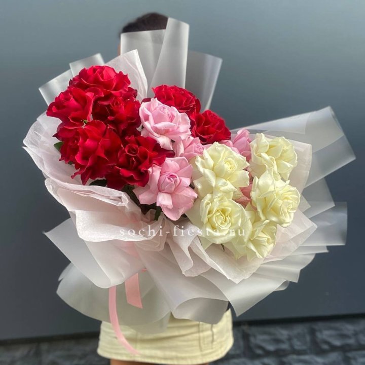 Микс из 17 роз в Новочеркасске