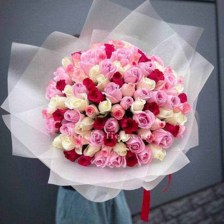 101 разноцветная роза "Карусель" в Новочеркасске