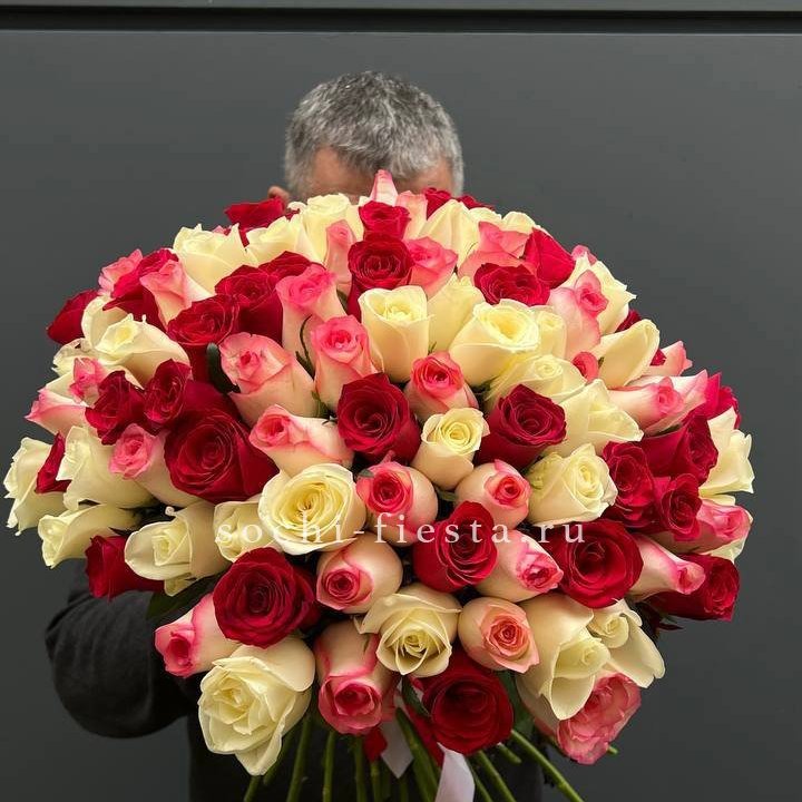 101 разноцветная роза "Джули" в Новочеркасске
