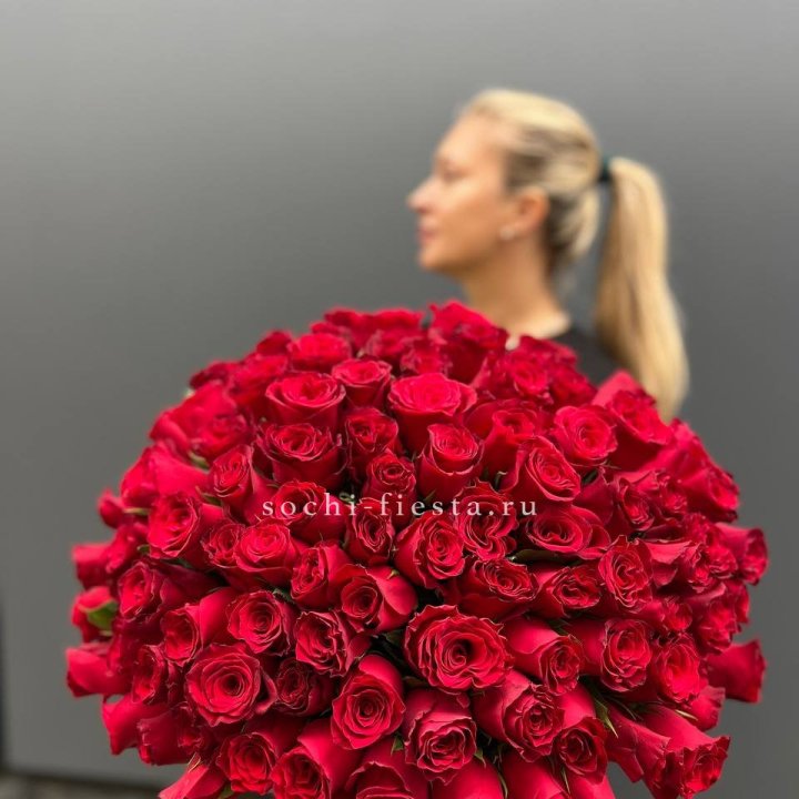 Охапка из 101 красной розы в Новочеркасске