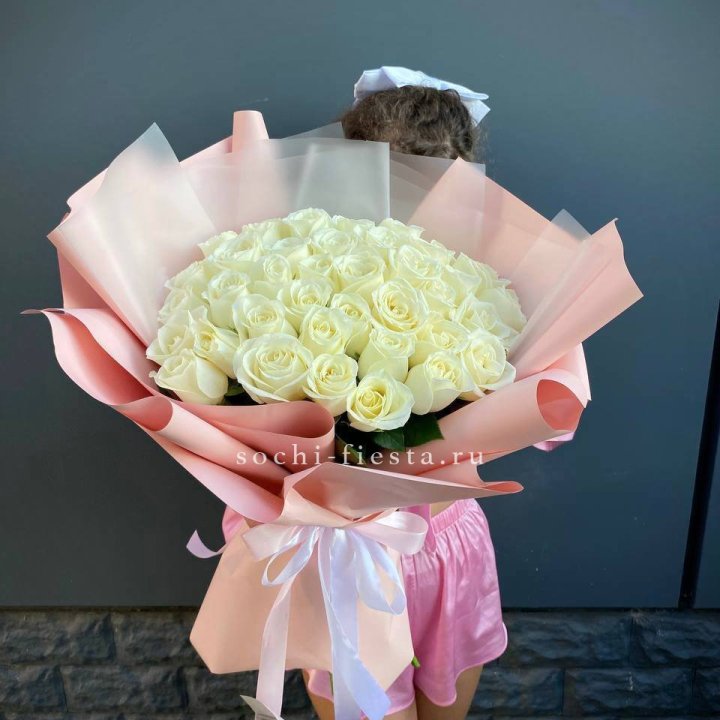 35 белых роз в Новочеркасске