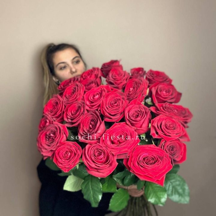 25 высоких роз в Новочеркасске