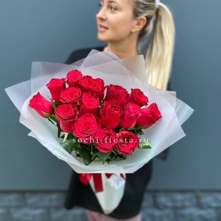Букет из 15 красных роз  в Новочеркасске