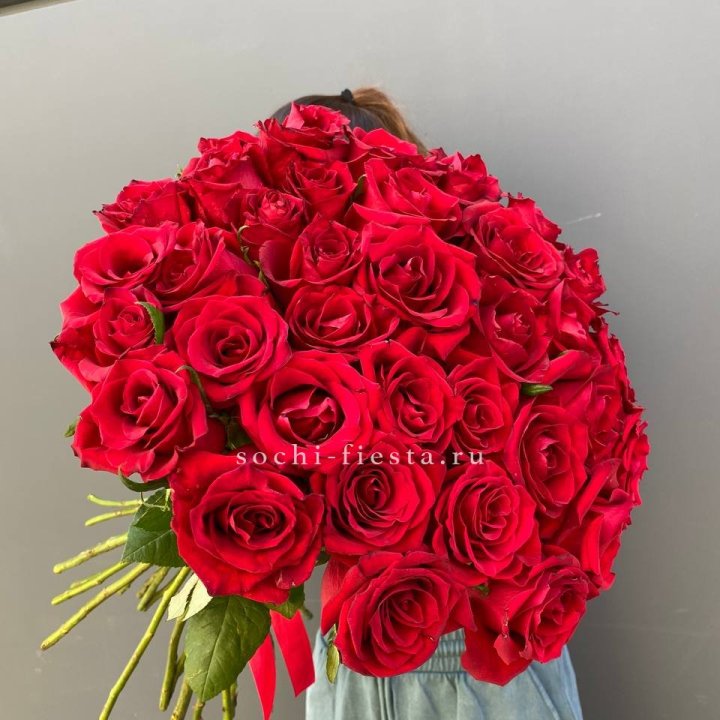 35 красных роз под ленту в Новочеркасске