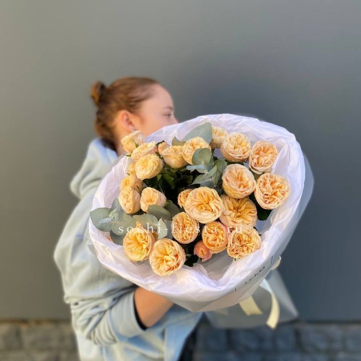 7 пионовидных роз в Новочеркасске