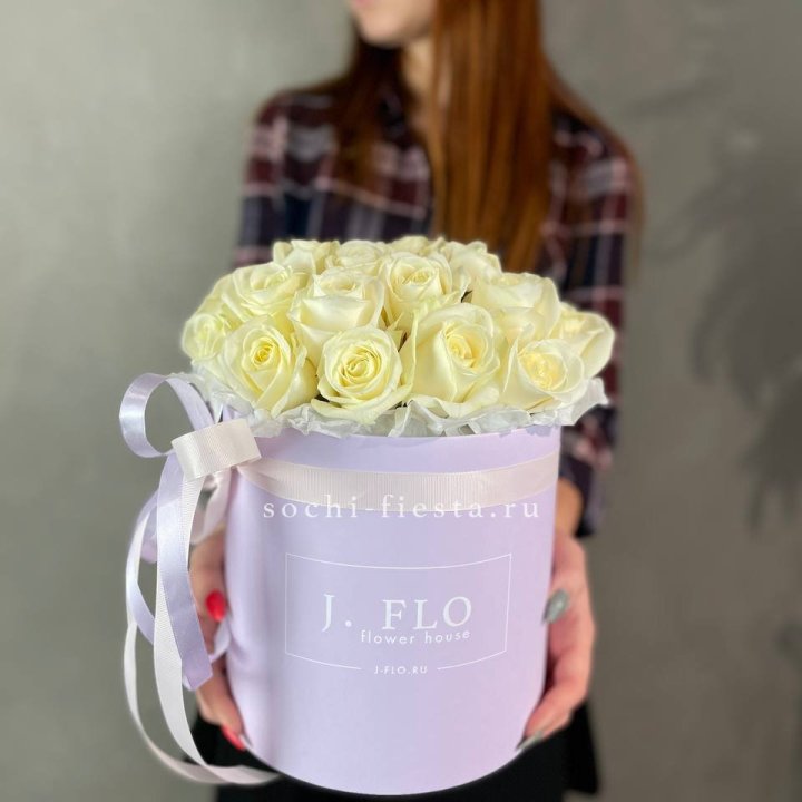 25 роз в цилиндре  в Новочеркасске