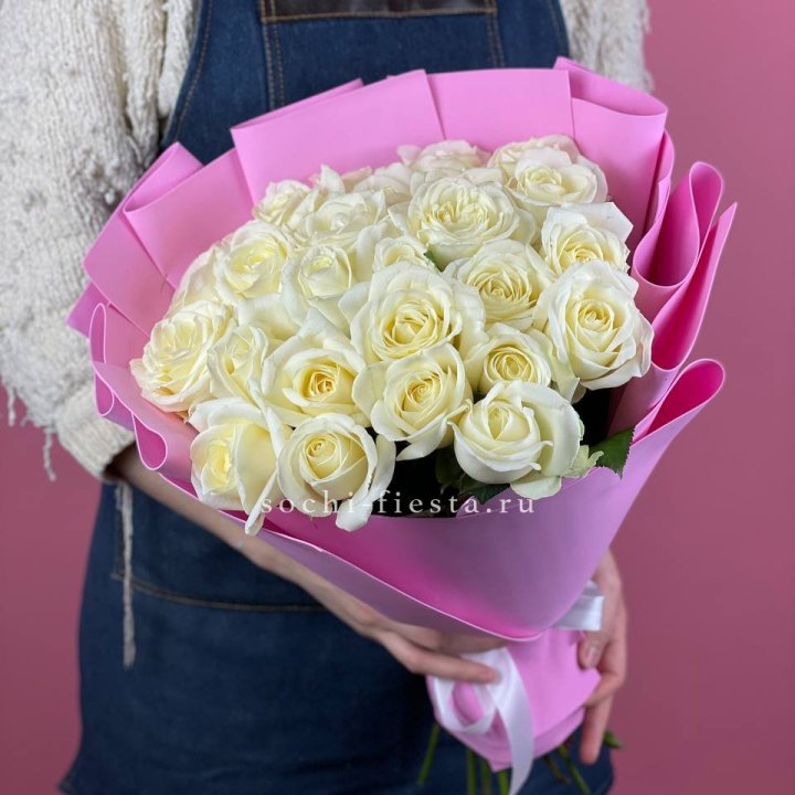 25 белых роз в Новочеркасске