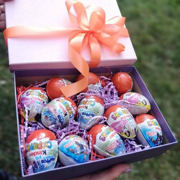 Коробка с киндерами в Новочеркасске