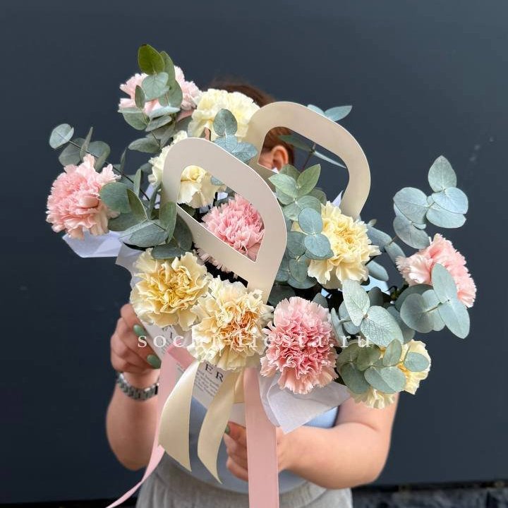 Сумочка из диантусов в Новочеркасске