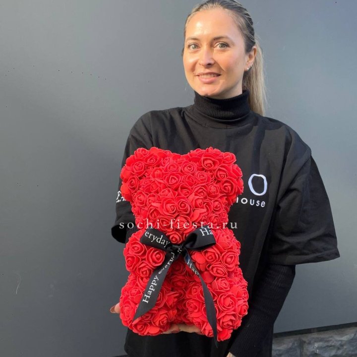 Медведь из роз красный в Новочеркасске