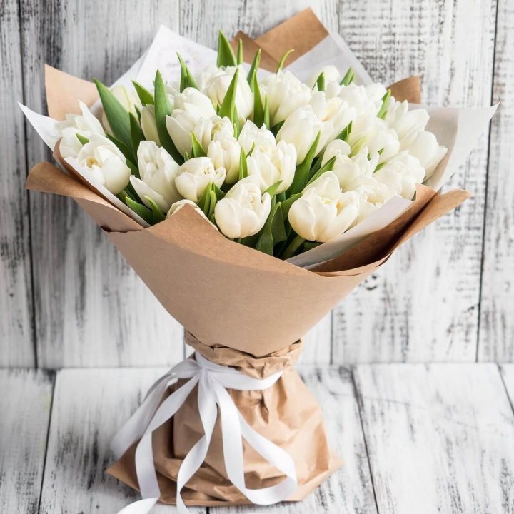 25 белых тюльпанов в Новочеркасске