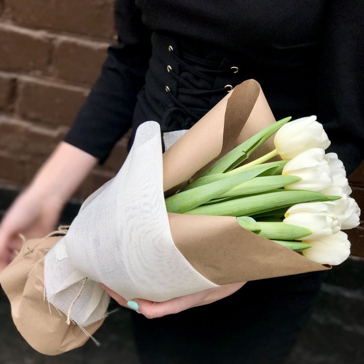 Букет белых тюльпанов в Новочеркасске